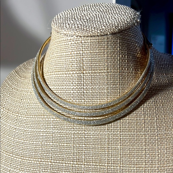 Elegant Gold and Silver Necklace Vintage XOXO Choker. WA283 - Picture 2 of 5